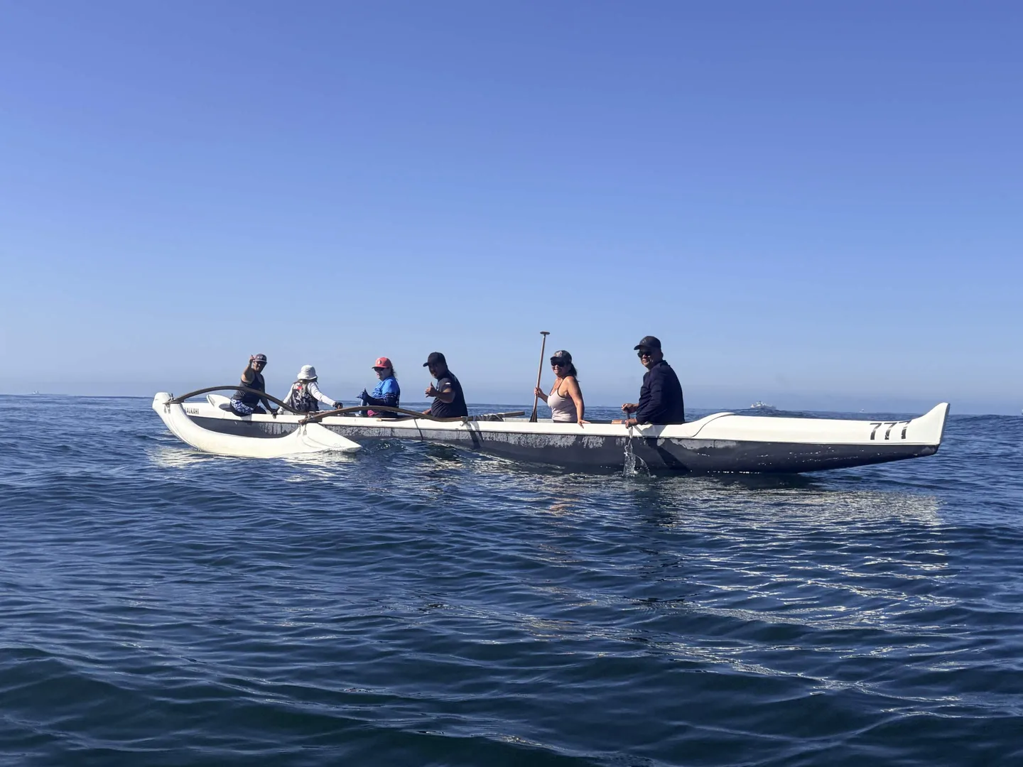 Lokahi paddling photo