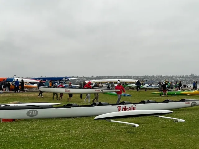 Lokahi paddling photo